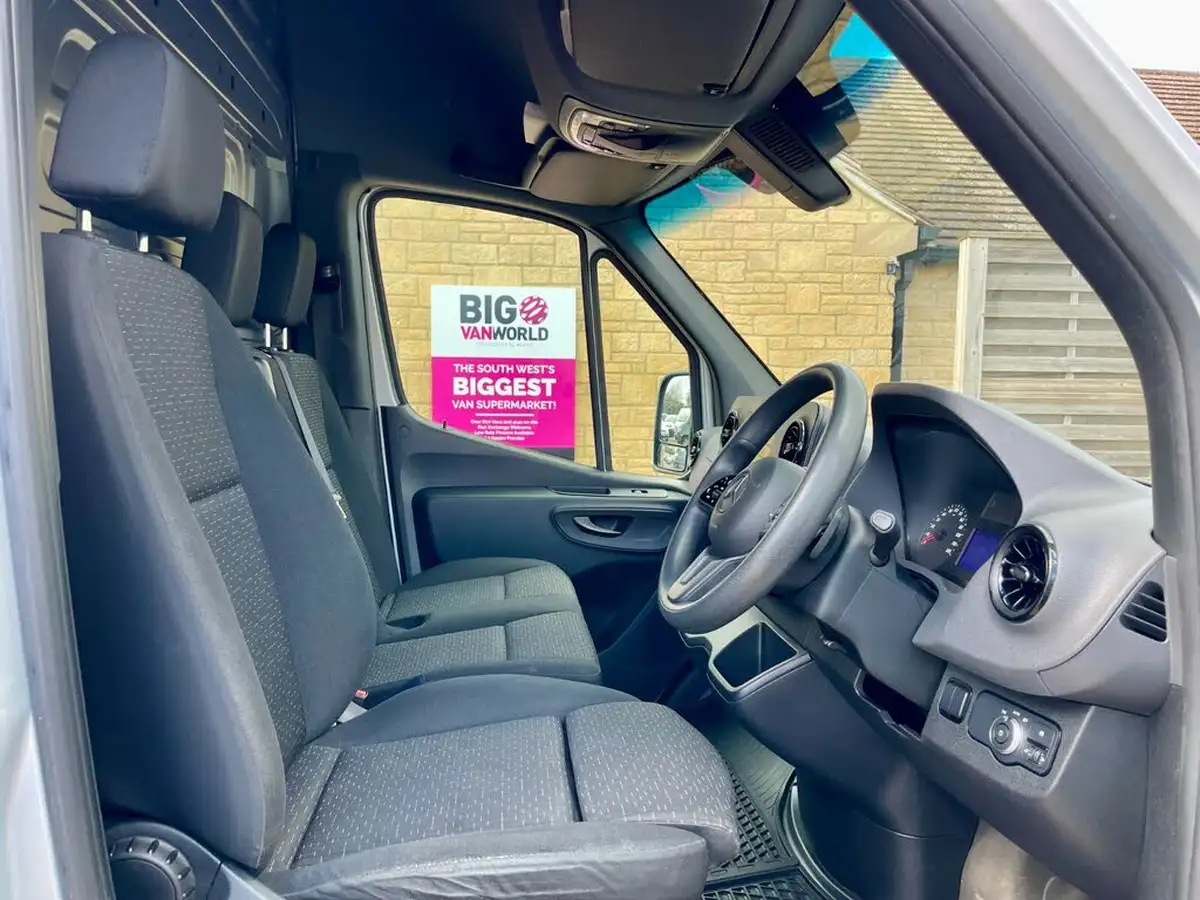 2023-mercedes-benz-sprinter-20cdi-315-l2h1-premium-big-9