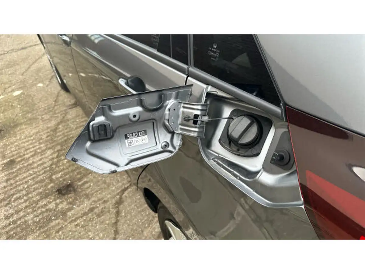 2021-honda-jazz-15-i-mmd-ex-107ps-big-25