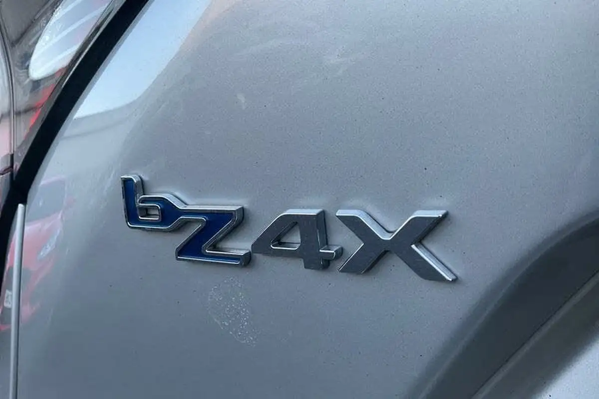 2024-toyota-bz4x-e-vision-215bhp-awd-11kw-obc-big-38