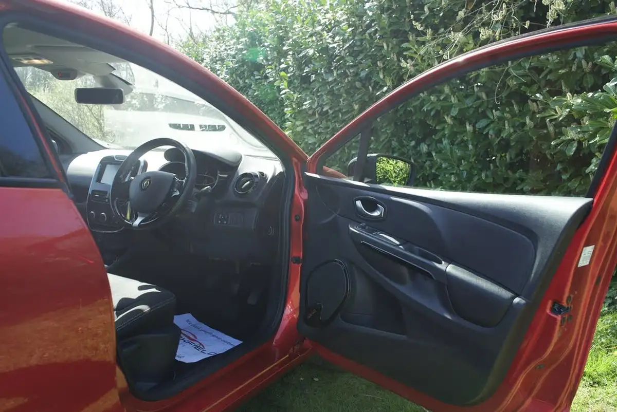 2015-renault-clio-12-dynamique-nav-big-29
