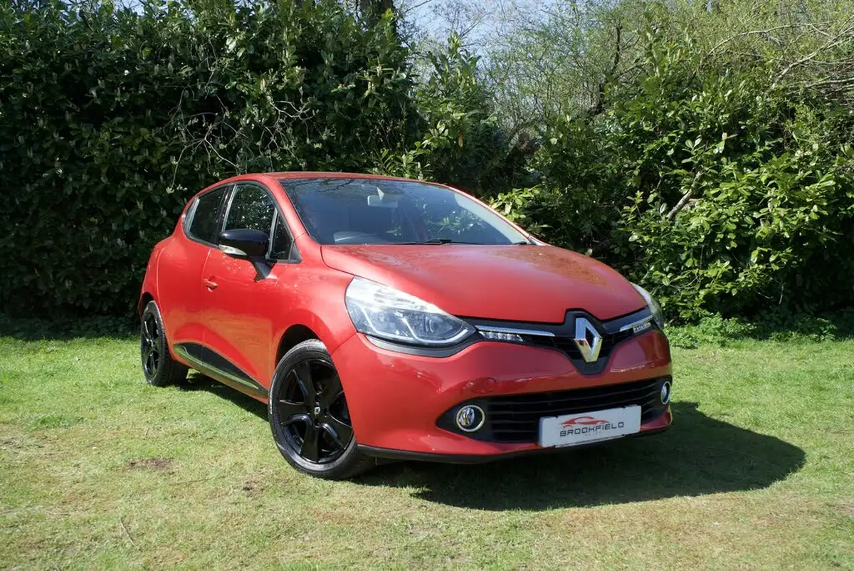 2015-renault-clio-12-dynamique-nav-big-1
