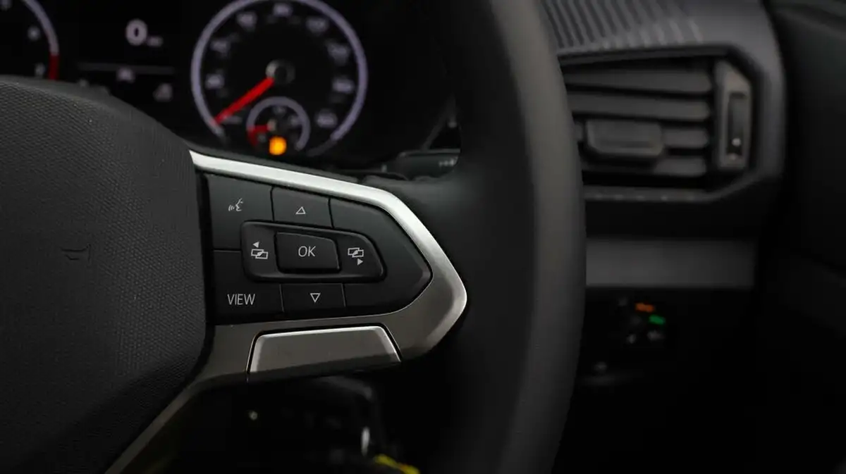 2022-volkswagen-t-cross-10-tsi-black-edition-110ps-dsg-big-21