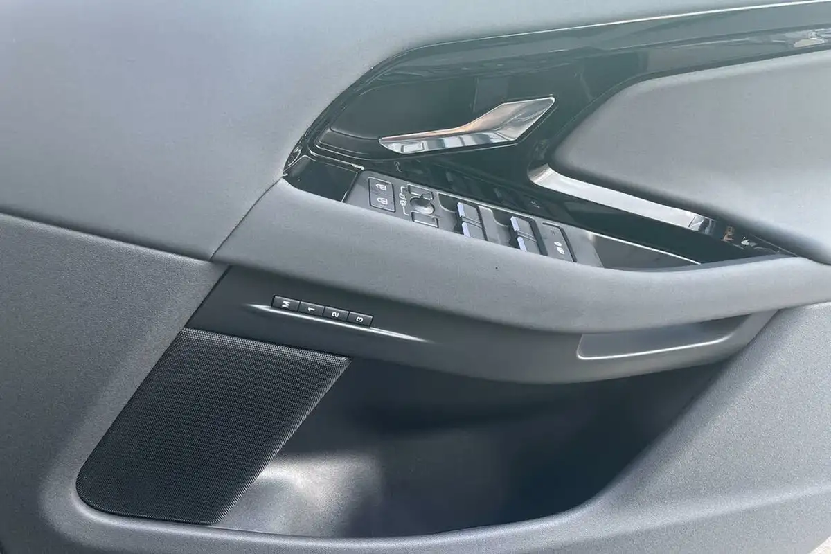 2024-land-rover-range-rover-evoque-20-d200-dynamic-se-big-43