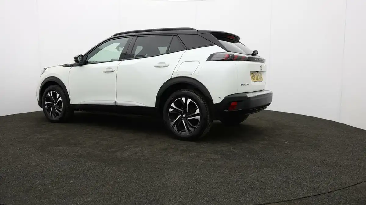 2021-peugeot-2008-suv-e-gt-big-65