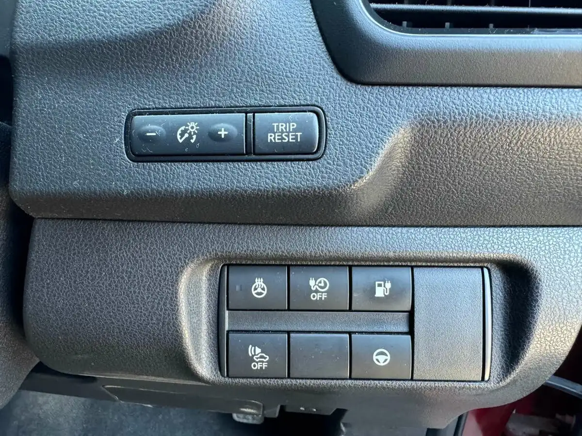 2019-nissan-leaf-e-tekna-big-28