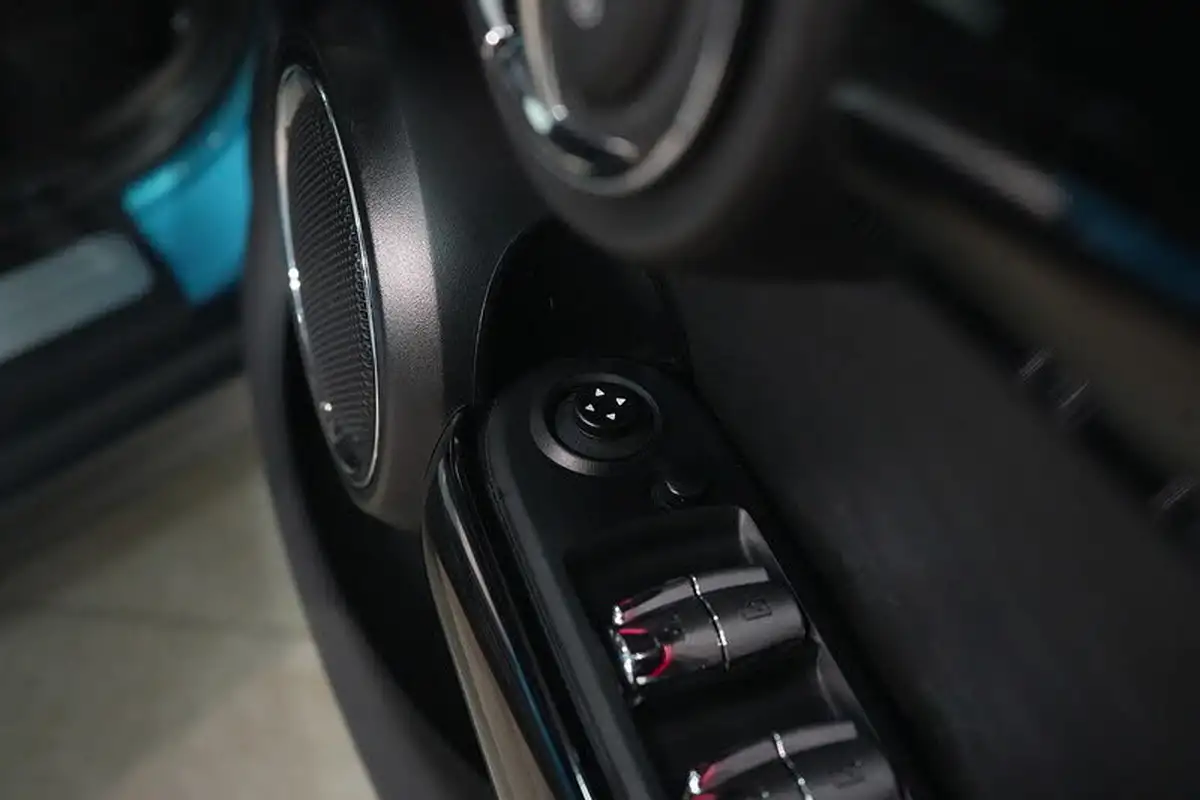 2019-mini-cooper-15-cooper-exclusive-134bhp-hatchback-5d-big-25