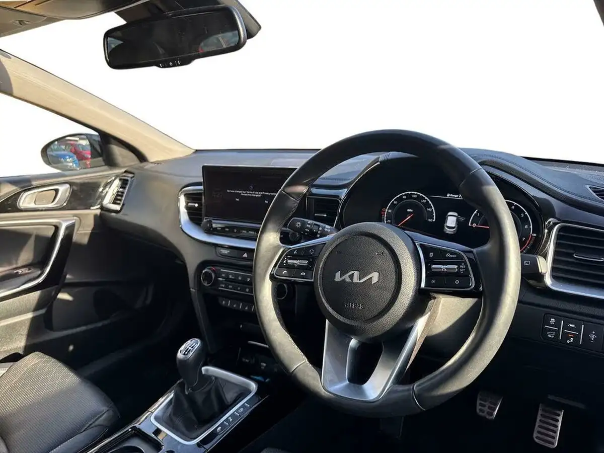 2022-kia-xceed-15-t-gdi-4-big-5