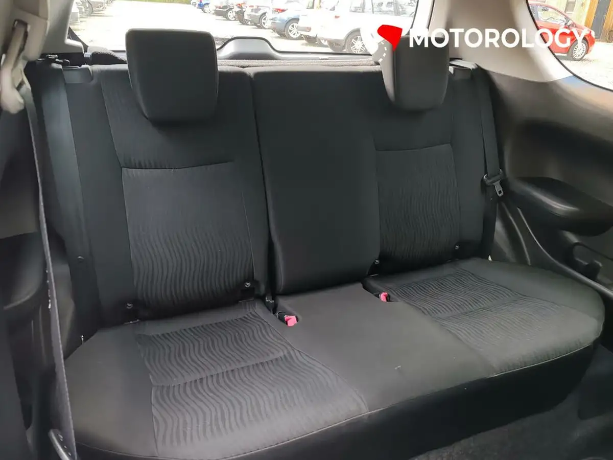 2012-suzuki-swift-12-sz3-3d-big-16