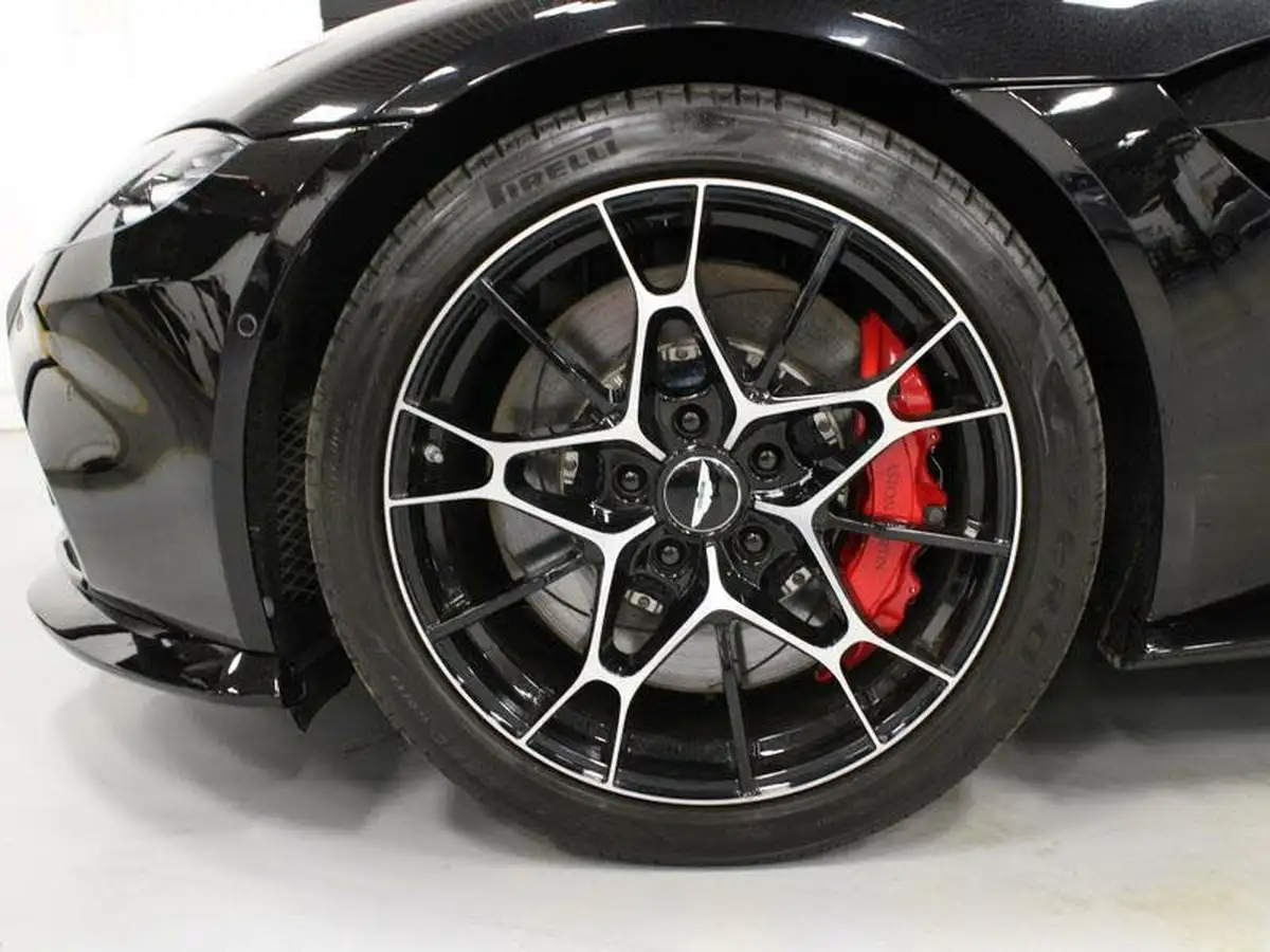 2021-aston-martin-vantage-40-v8-vantage-coupe-auto-big-3