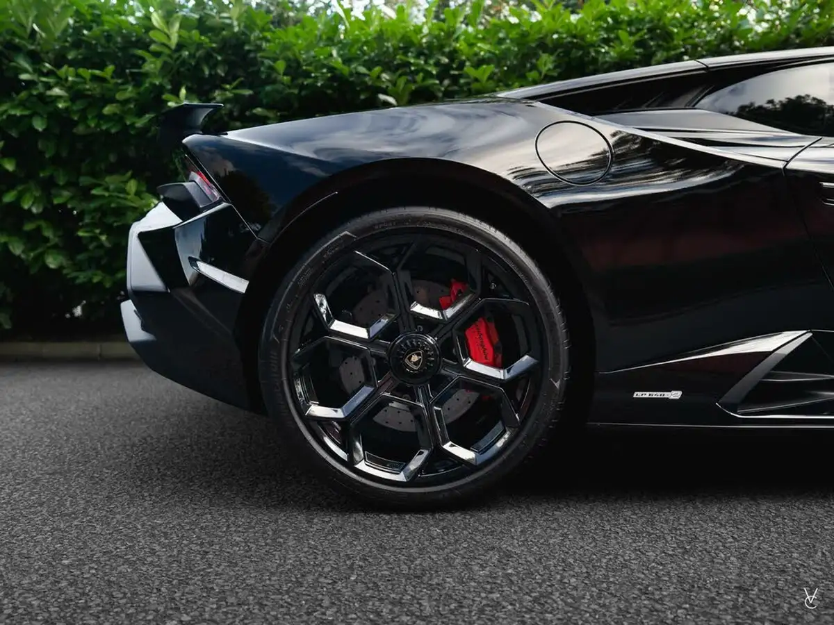 2023-lamborghini-huracan-52-tecnica-big-54