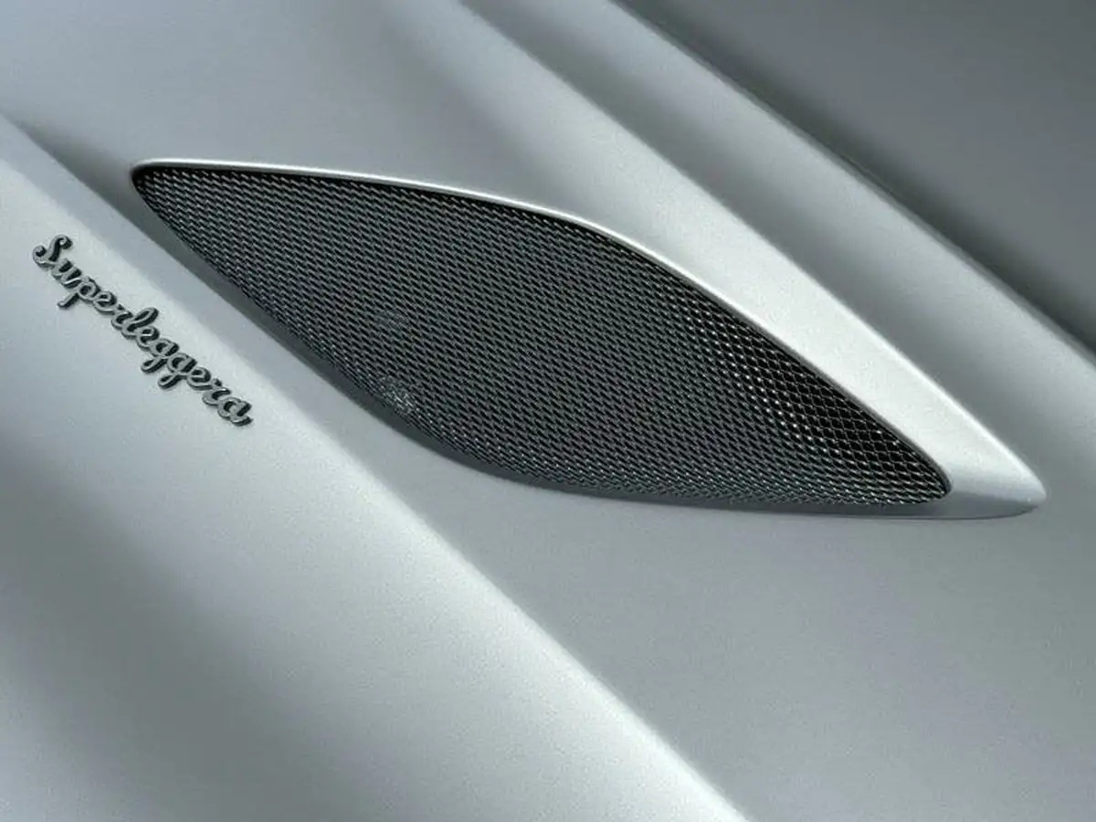 2020-aston-martin-dbs-52-v12-superleggera-volante-big-13