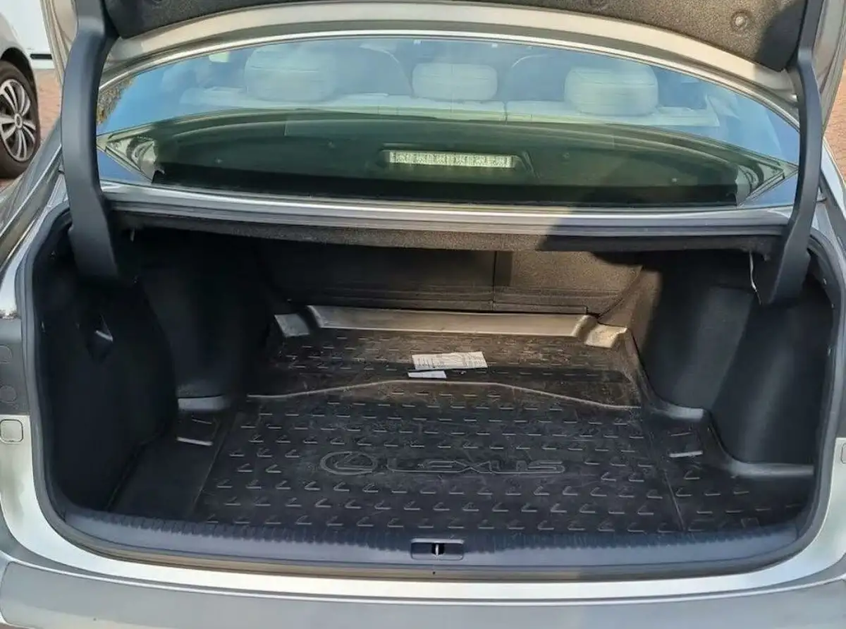 2015-lexus-is-300h-25-executive-edition-big-6