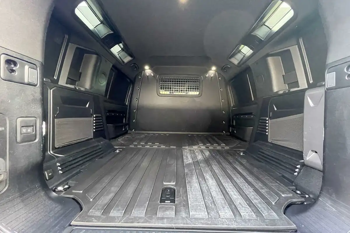2023-land-rover-110-defender-30-d300-hard-top-x-dynamic-hse-110-big-39