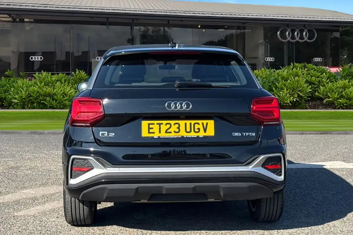 2023-audi-q2-15-35-tfsi-s-line-tronic-big-3