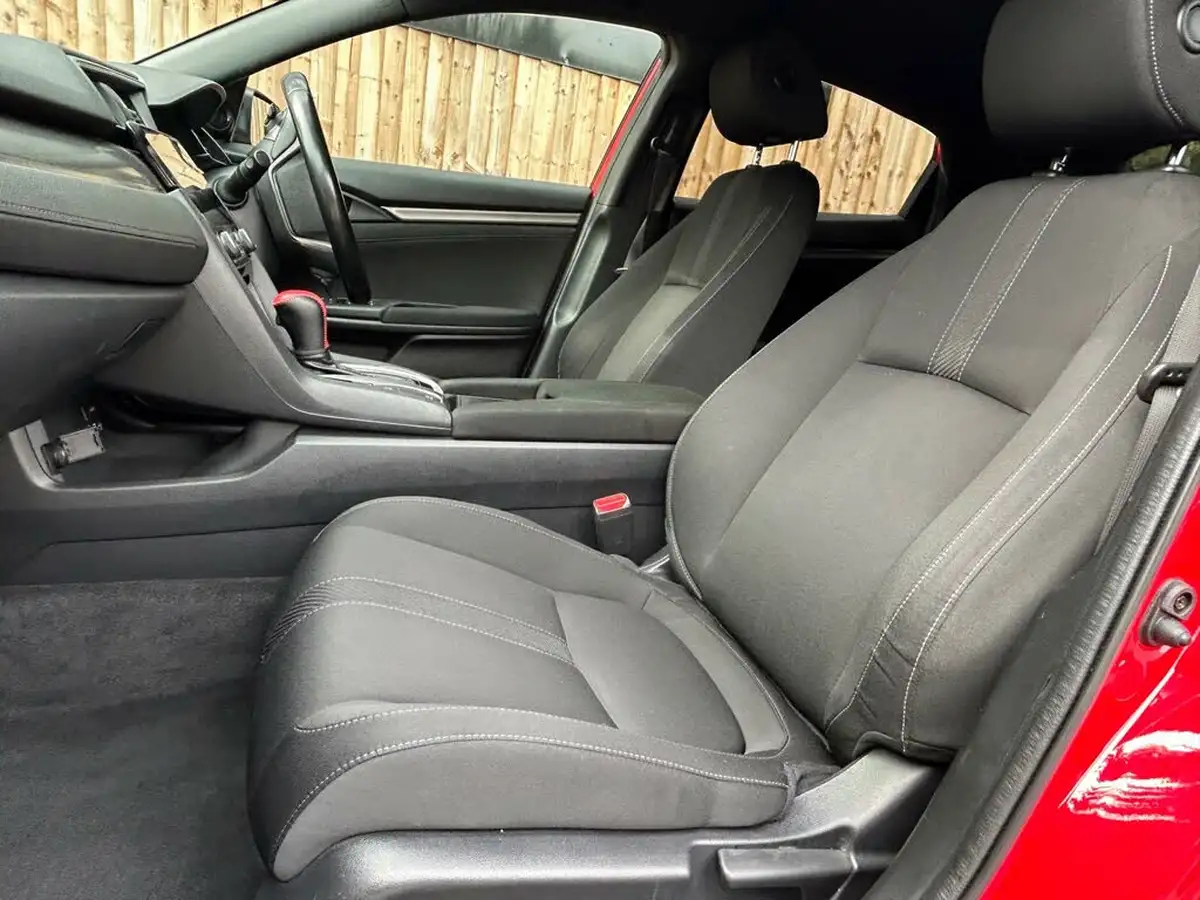 2017-honda-civic-10-vtec-turbo-sr-cvt-big-3