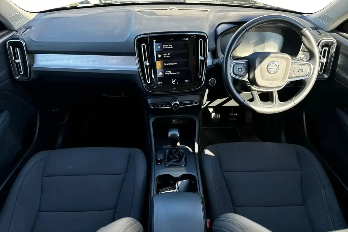 2020-volvo-xc40-20td-d3-momentum-big-5