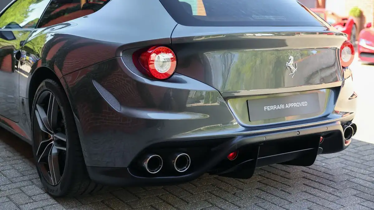2016-ferrari-ff-63-big-10