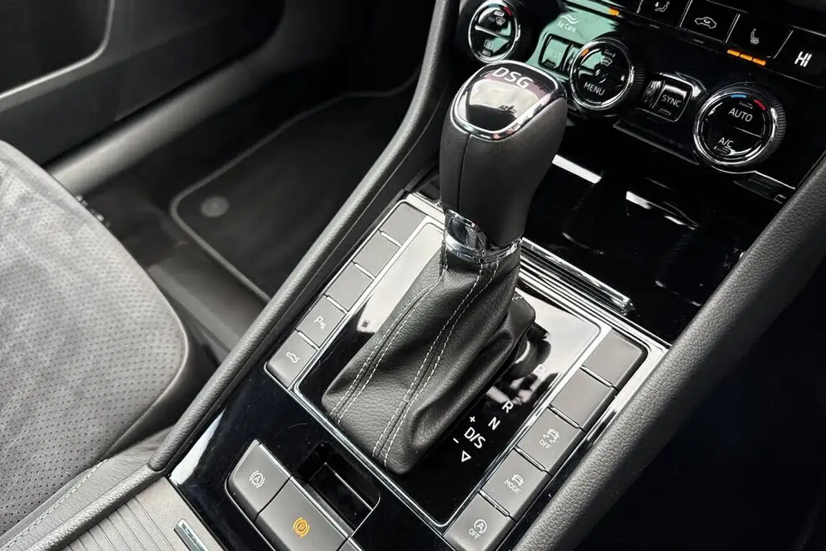 2019-skoda-superb-20tdi-sportline-plus-190ps-hatchback-dsg-big-57