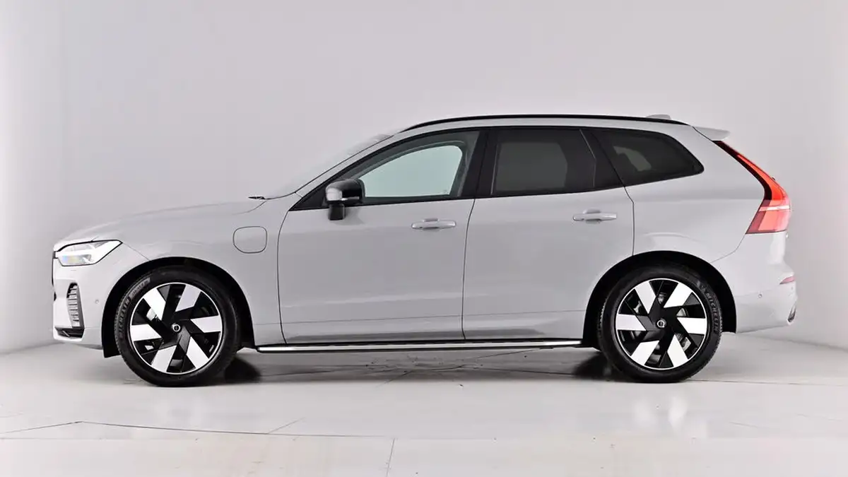 2024-volvo-xc60-20-t8-ultimate-dark-big-63
