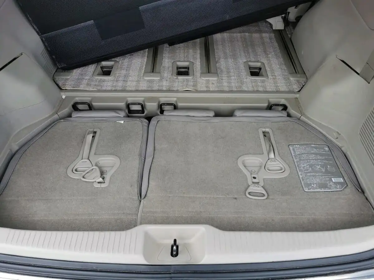 2009-toyota-estima-hybrid-24-litre-big-22