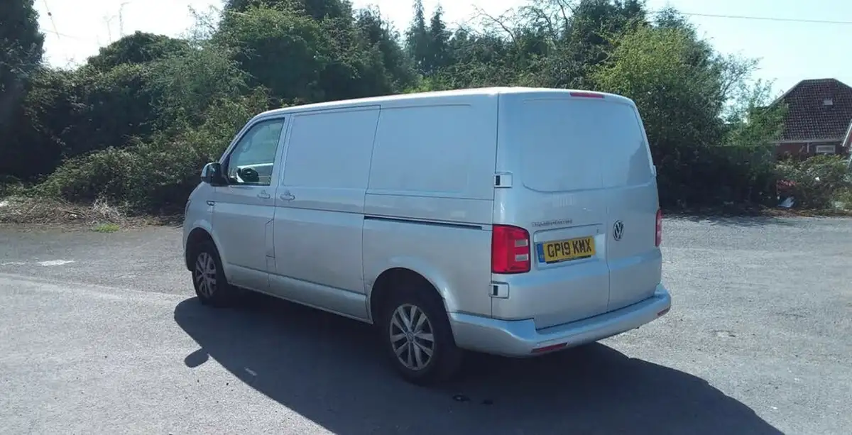 2019-volkswagen-transporter-20tdi-t28-highline-bmt-swb-150pseu6-big-4