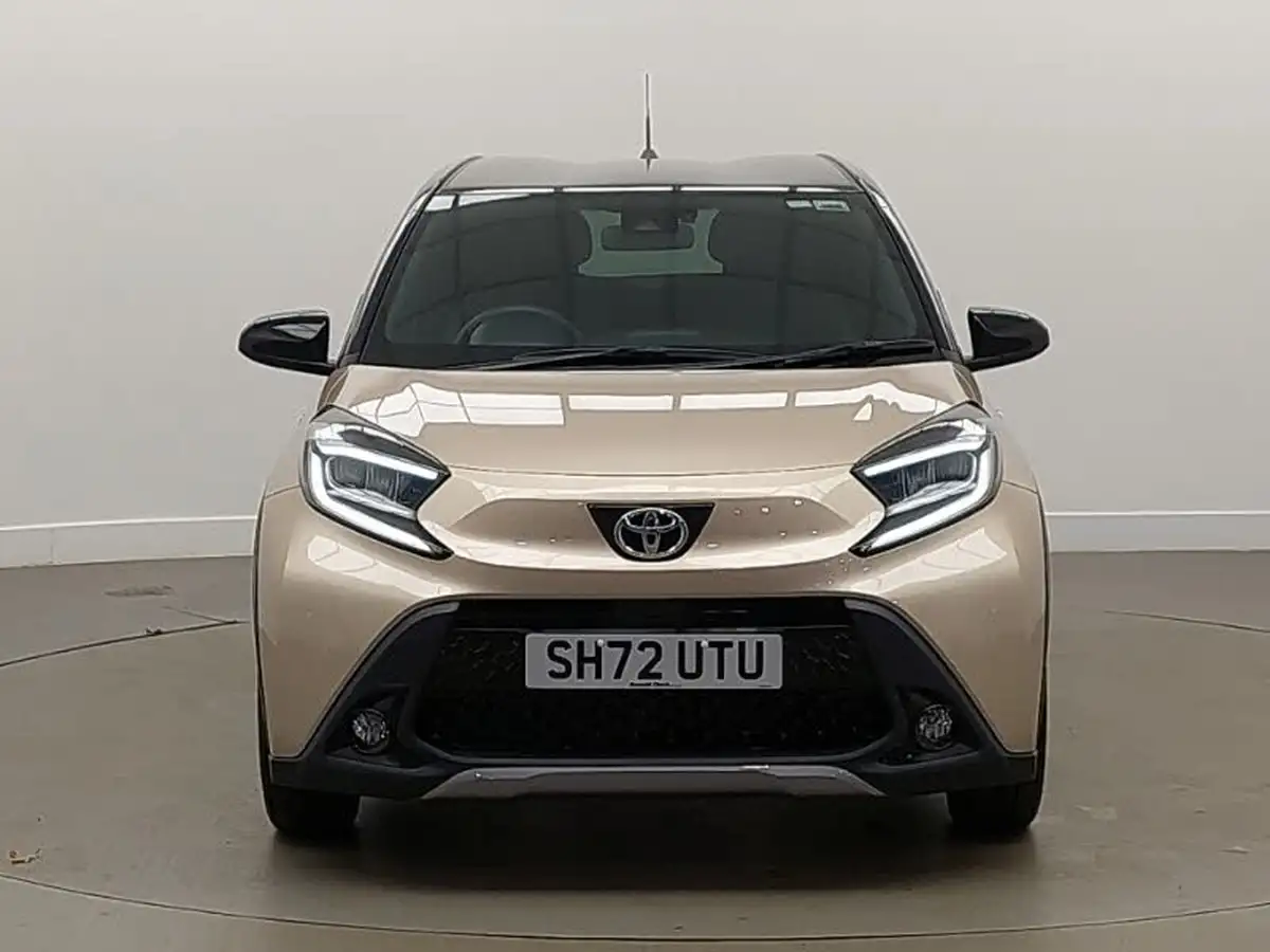 2023-toyota-aygo-x-10-vvt-i-exclusive-cvt-big-11
