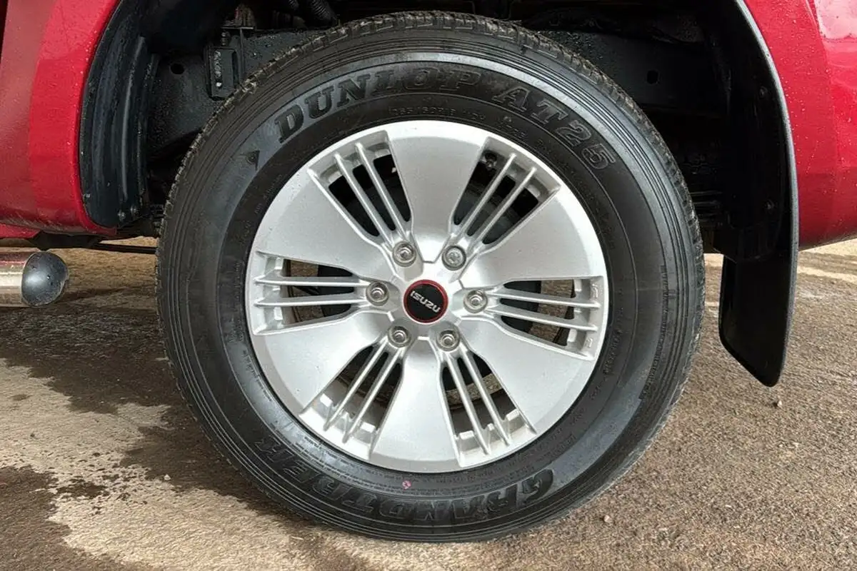 2023-isuzu-d-max-19td-dl20-double-big-16
