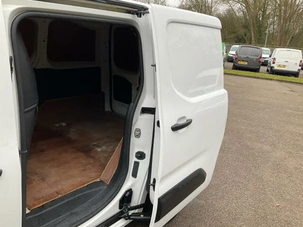 2020-citroen-berlingo-15bluehdi-1000-enterprise-100pseu6dt-e-ss-panel-big-6