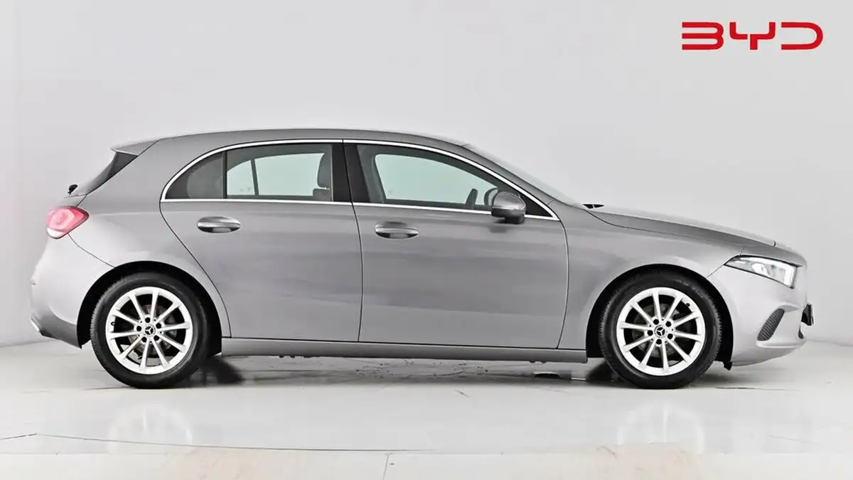 2019-mercedes-benz-a-class-13-a180-sport-hatchback-5d-1332cc-7g-dct-big-4