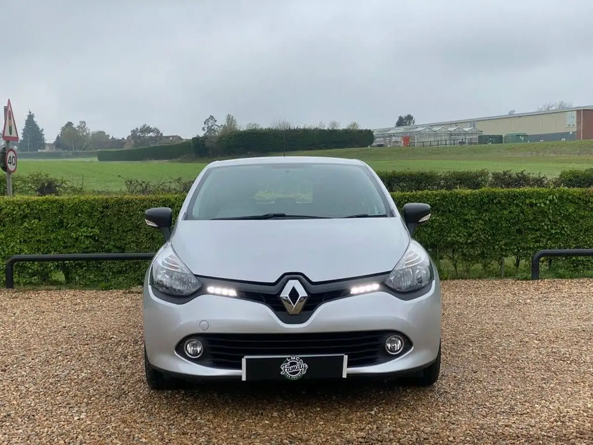 2016-renault-clio-12-play-big-1