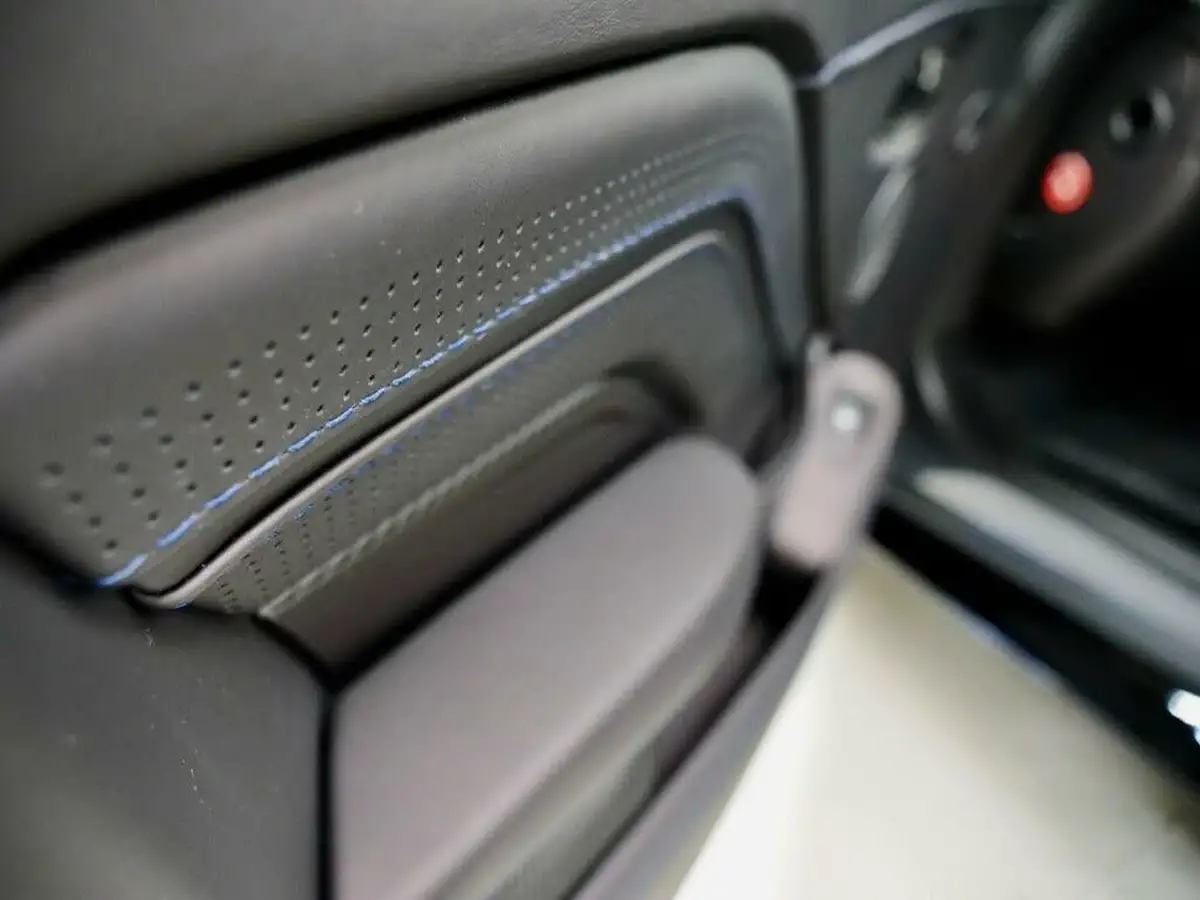 2024-aston-martin-vantage-40-v8-vantage-coupe-auto-big-15
