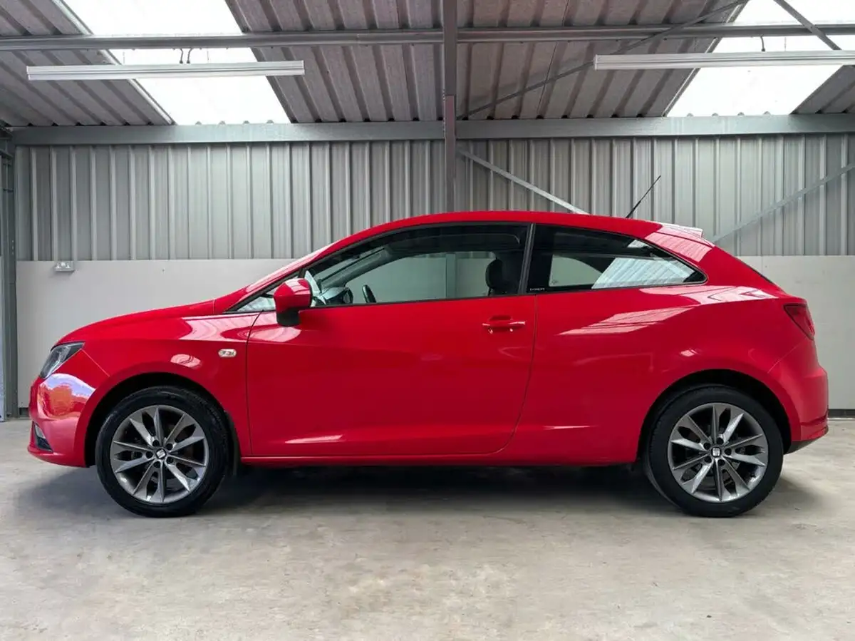 2015-seat-ibiza-12-i-tech-sportcoupe-3d-big-2