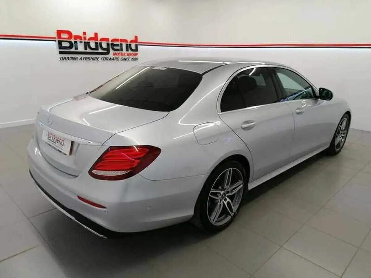 2018-mercedes-benz-e-class-20-e200-amg-line-saloon-4d-big-5