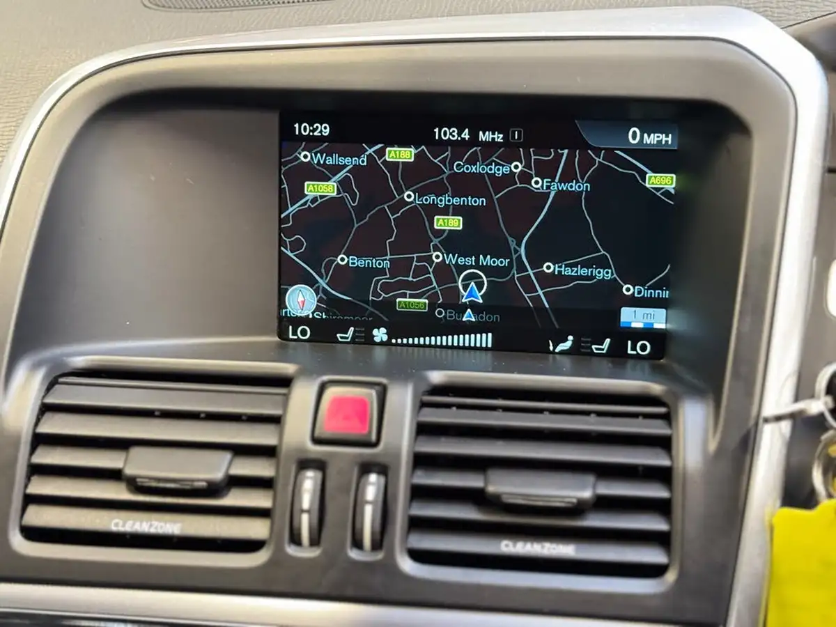 2016-volvo-xc60-20td-d4-se-nav-geartronic-big-19