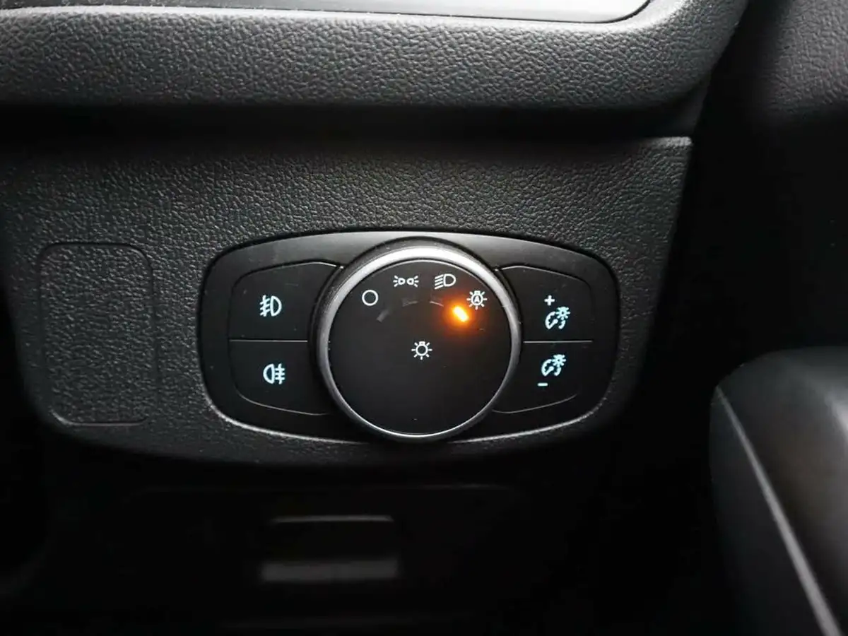 2019-ford-focus-20-st-line-x-ss-hatchback-big-27