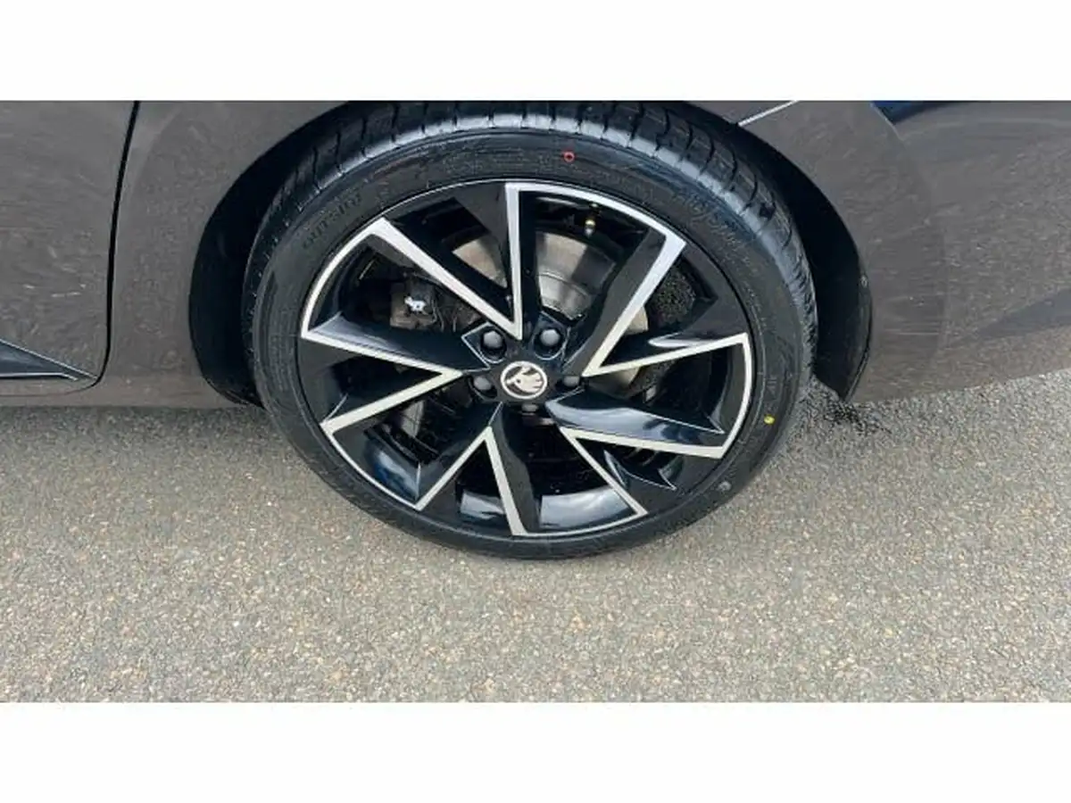 2018-skoda-superb-20-tsi-sportline-220ps-ss-hatchback-big-30