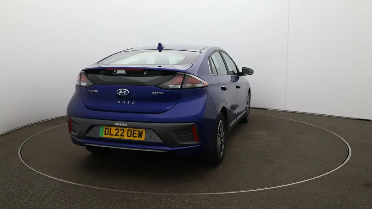2022-hyundai-ioniq-e-premium-electric-big-49