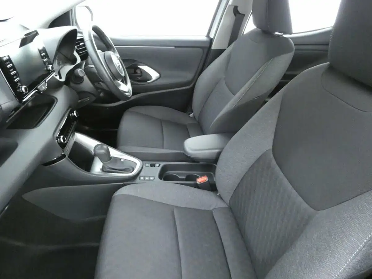 2021-toyota-yaris-15-vvt-i-icon-114bhp-hybrid-1490cc-e-cvt-big-18