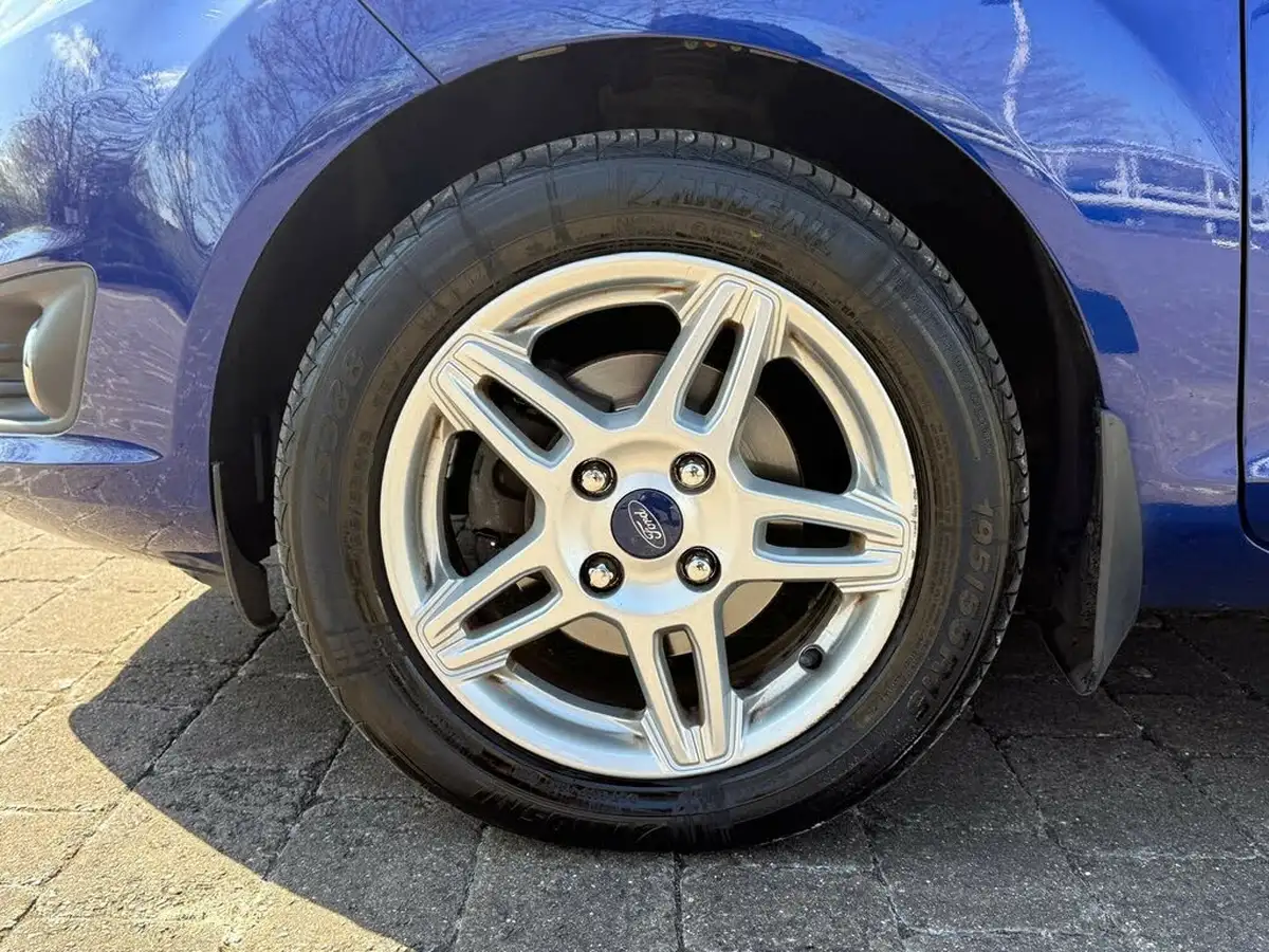 2014-ford-fiesta-10-zetec-100ps-ecoboost-ss-5d-big-40