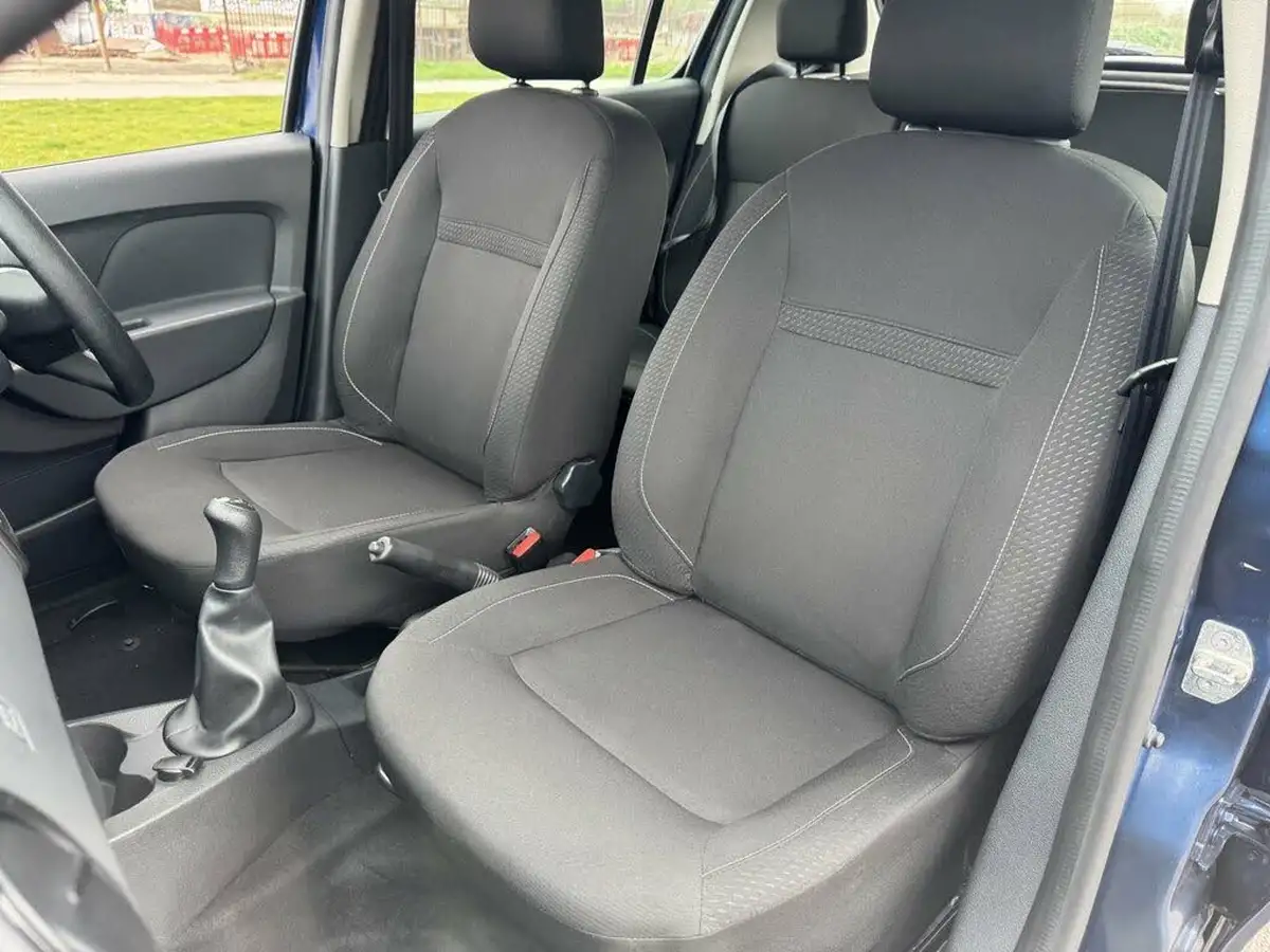 2019-dacia-sandero-10-sce-essential-big-23