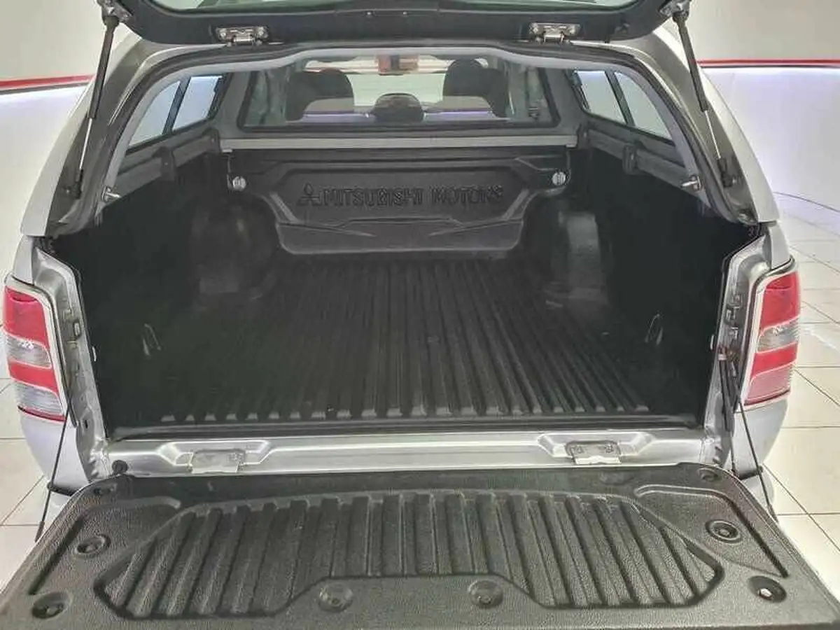 2019-mitsubishi-l200-24di-d-barbarian-eu6b-auto-big-5