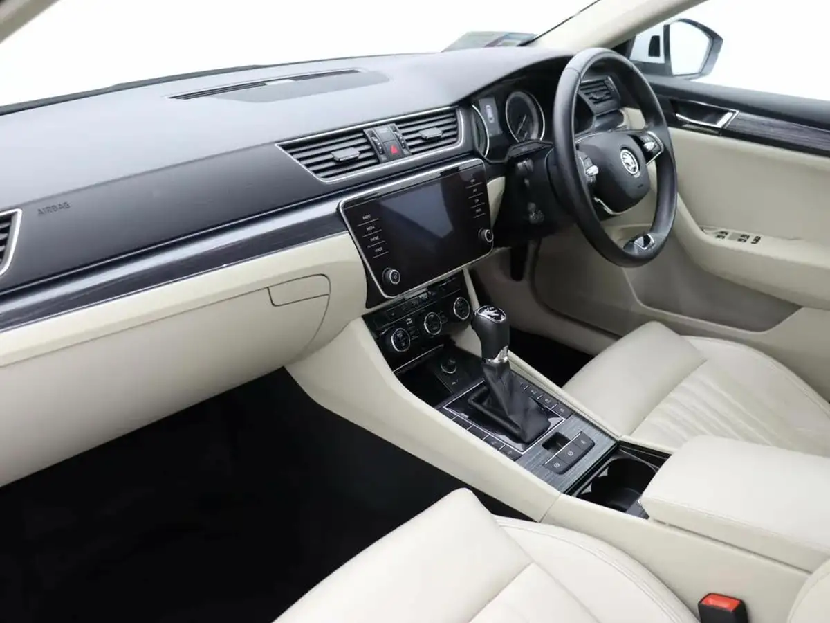 2020-skoda-superb-14-tsi-se-l-estate-big-7