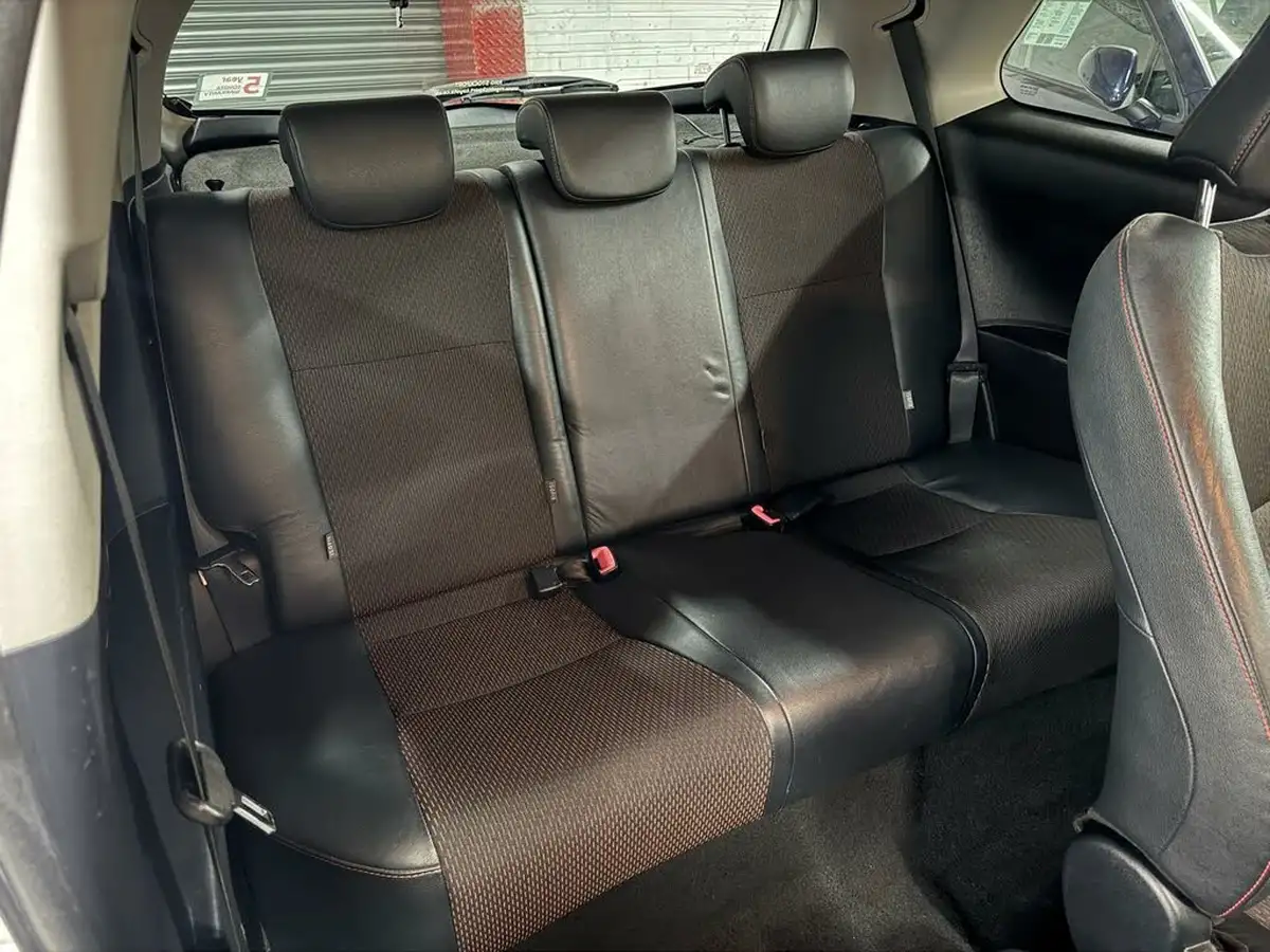 2012-toyota-yaris-133-trend-3d-big-13