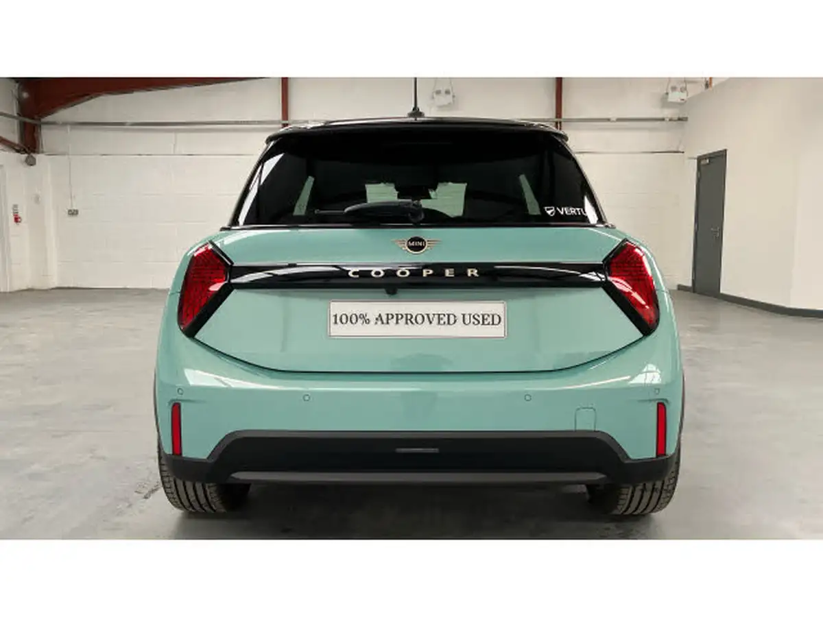 2024-mini-cooper-15-cooper-c-exclusive-3d-big-25