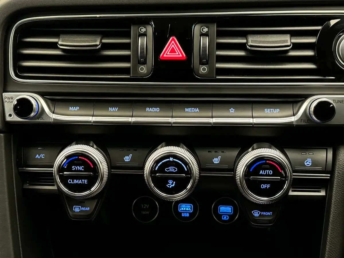 2022-genesis-g70-20-t-sport-line-shooting-brake-5d-big-27