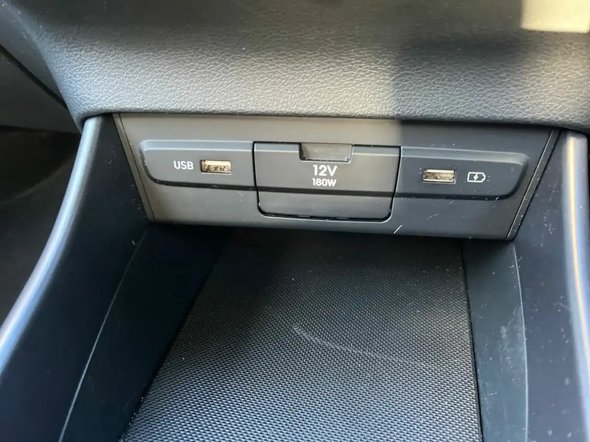 2023-hyundai-bayon-10-t-gdi-se-connect-dct-big-27