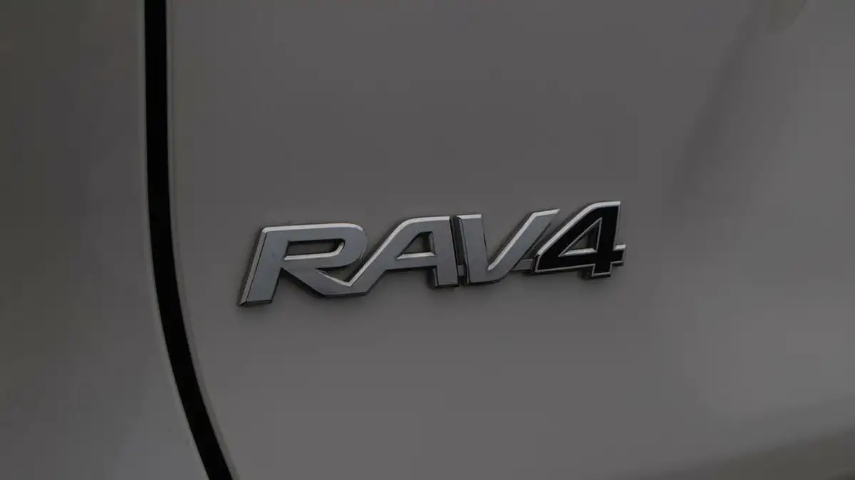 2022-toyota-rav4-25-vvt-i-dynamic-215bhp-big-23