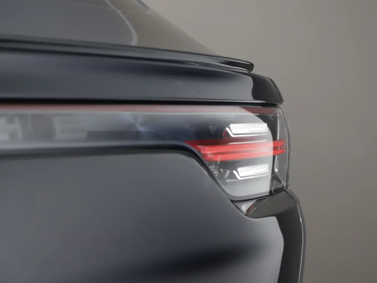 2022-porsche-cayenne-30-v6-platinum-edition-coupe-big-32