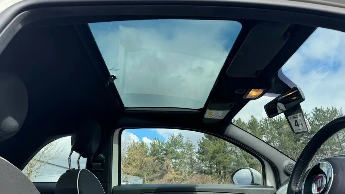 2020-fiat-500-10-lounge-big-21