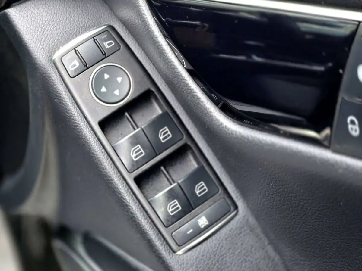 2013-mercedes-benz-c-class-16-c180-executive-se-saloon-4d-7g-tronic-plus-big-35